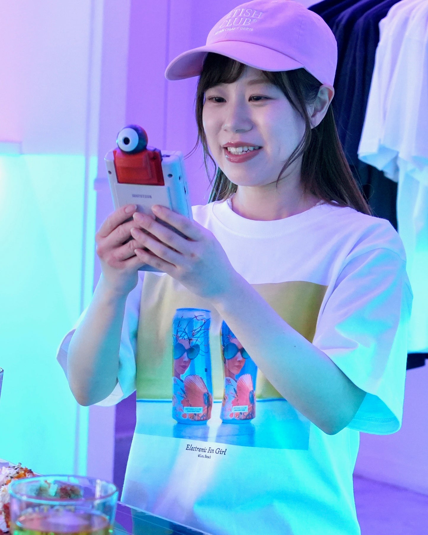 “Electronic Fan Girl” フロントフォトTシャツ