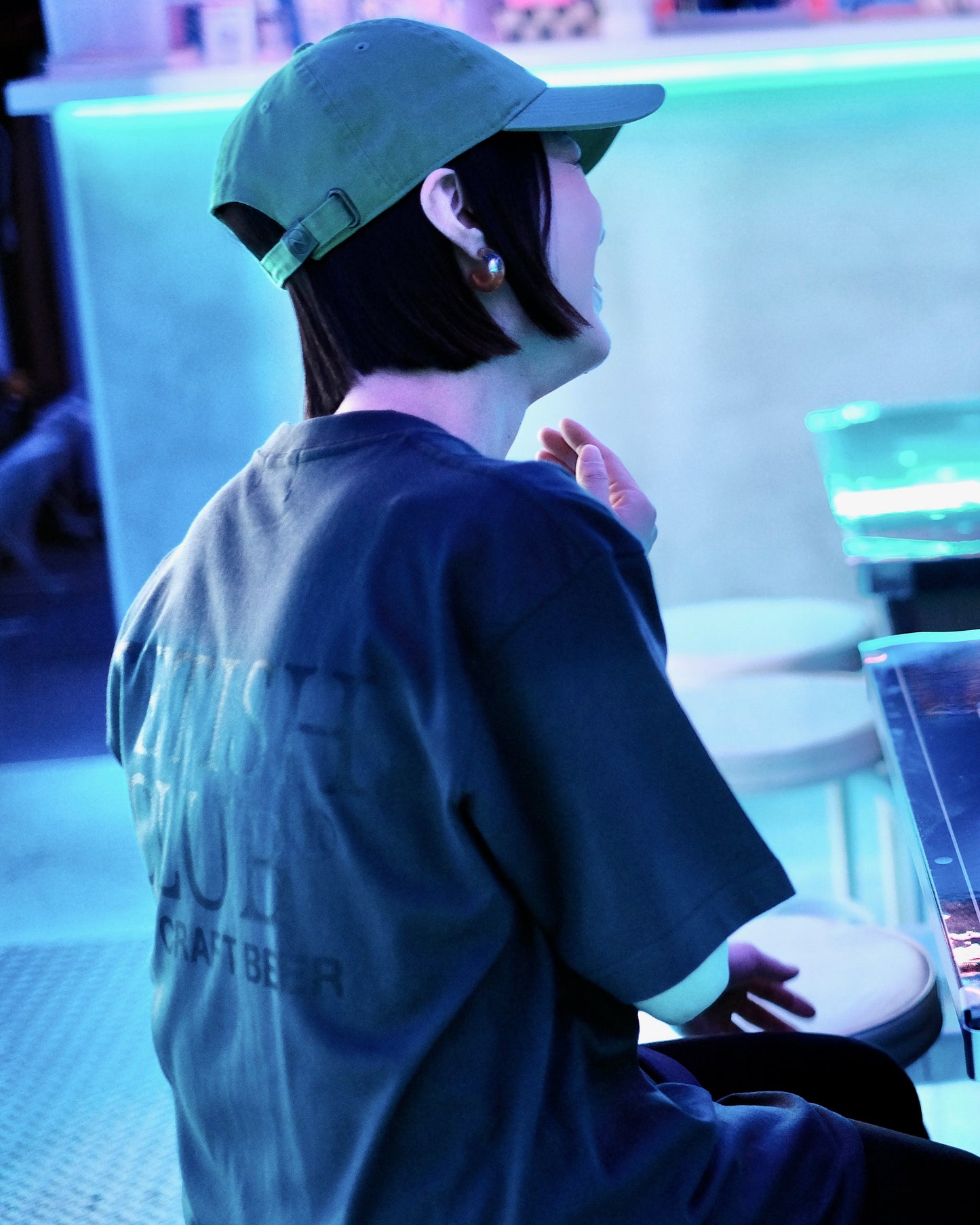 “Electronic Fan Girl” フロントフォトTシャツ